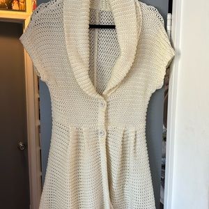 Boston Proper sample sale sz s/m 2 button crochet cap sleeve sweater top